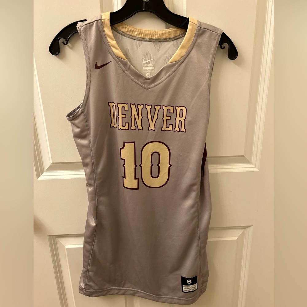 University of Denver (DU) Womens Nike Basketball #10 Jersey Size Small